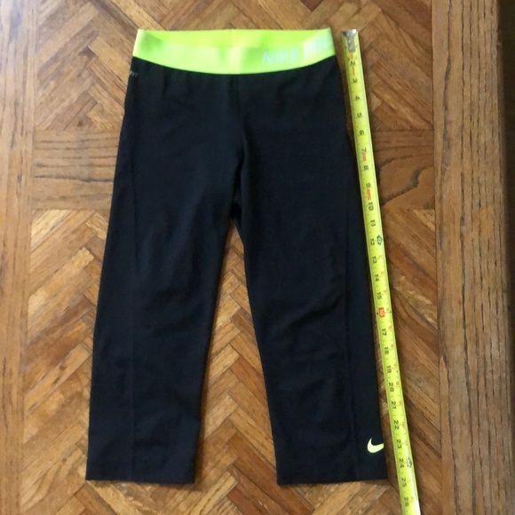 Nike Pro Dri-Fit leggings Gently Used - Picture 6 of 7